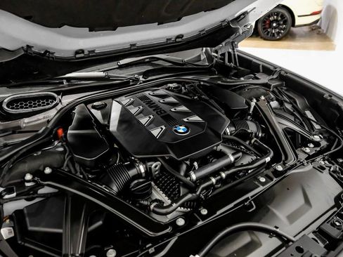 Used 2024 BMW 760i xDrive w/ Premium Package 2 AWD/4WD image 47
