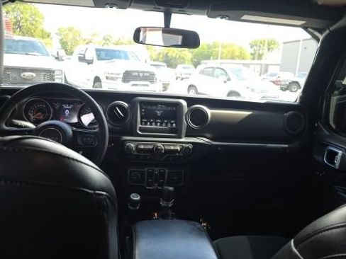 Used 2023 Jeep Gladiator Sport AWD/4WD image 19