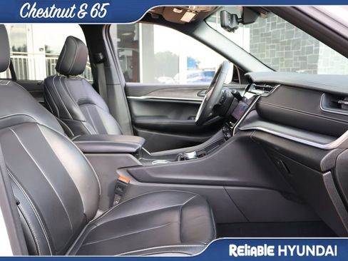 Used 2024 Jeep Grand Cherokee Limited 4xe AWD/4WD image 10