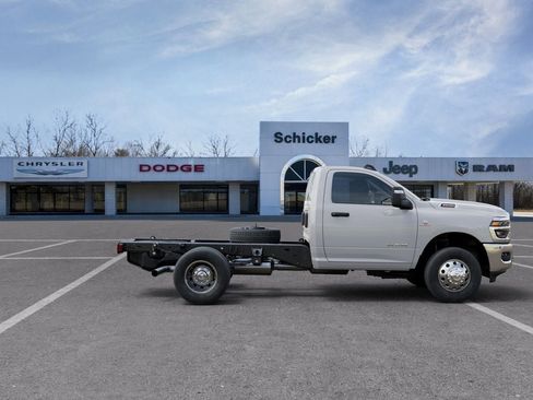 New 2026 RAM 3500 Big Horn AWD/4WD image 23