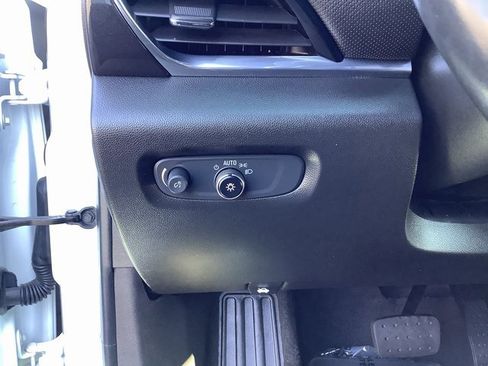 Used 2022 Chevrolet Traverse RS image 15