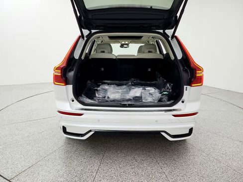 New 2026 Volvo XC60 T8 Ultra w/ Protection Package Premier image 19