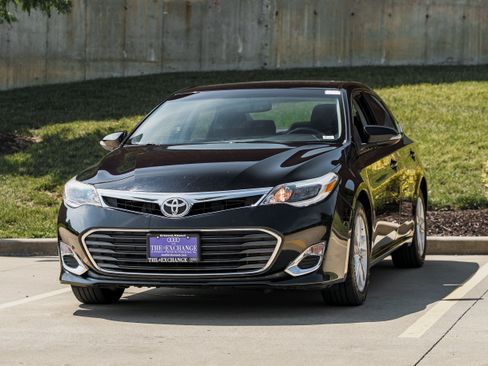 Used 2015 Toyota Avalon XLE Premium FWD image 7