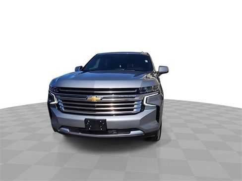 Used 2024 Chevrolet Tahoe High Country image 3