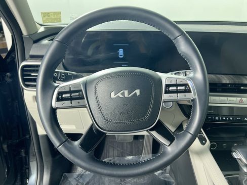 Certified 2024 Kia Telluride EX w/ EX Captain's Chair Package FWD image 15