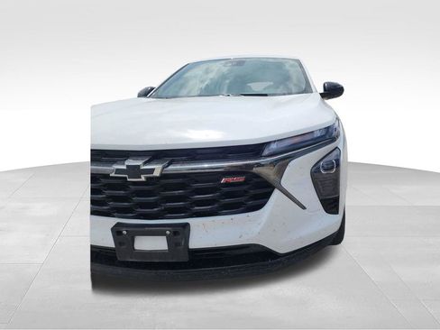 Used 2024 Chevrolet Trax RS w/ Driver Confidence Package FWD image 11