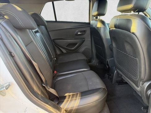 Used 2020 Chevrolet Trax LT w/ Redline Edition image 21