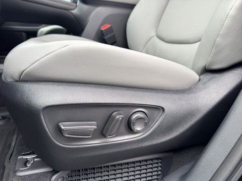 New 2026 Toyota Sienna XLE AWD/4WD image 14