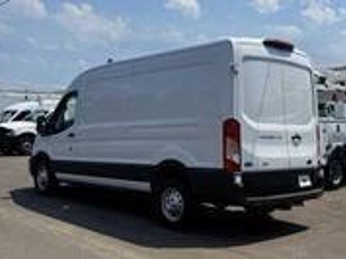 Used 2023 Ford Transit 250 Medium Roof AWD image 5