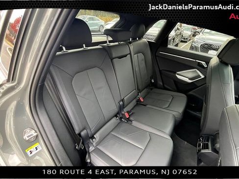 Used 2024 Audi Q3 2.0T Premium image 18