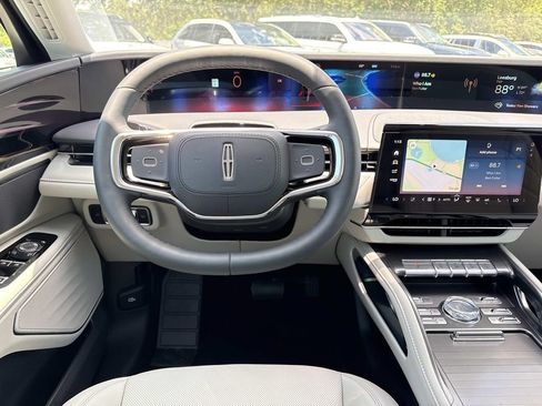 New 2026 Lincoln Nautilus Premier AWD/4WD image 19
