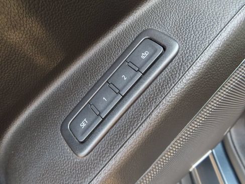 Used 2019 Chevrolet Tahoe LT AWD/4WD image 14