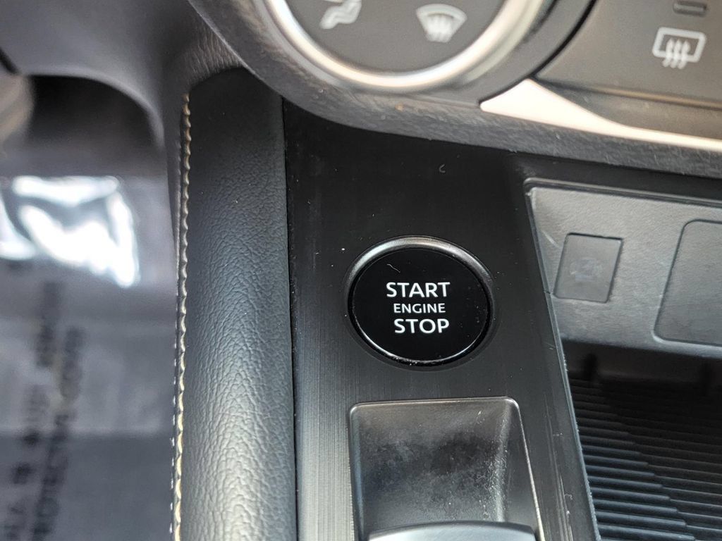 Used 2025 Nissan Kicks SV AWD/4WD image 27
