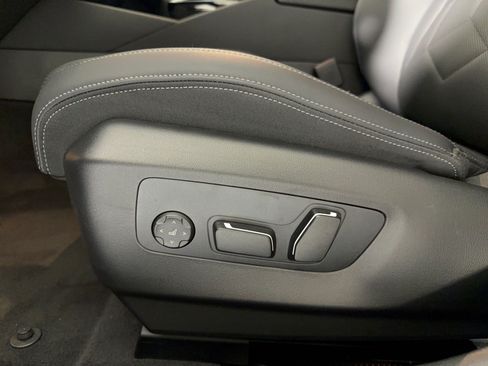Used 2026 BMW 530i RWD image 15