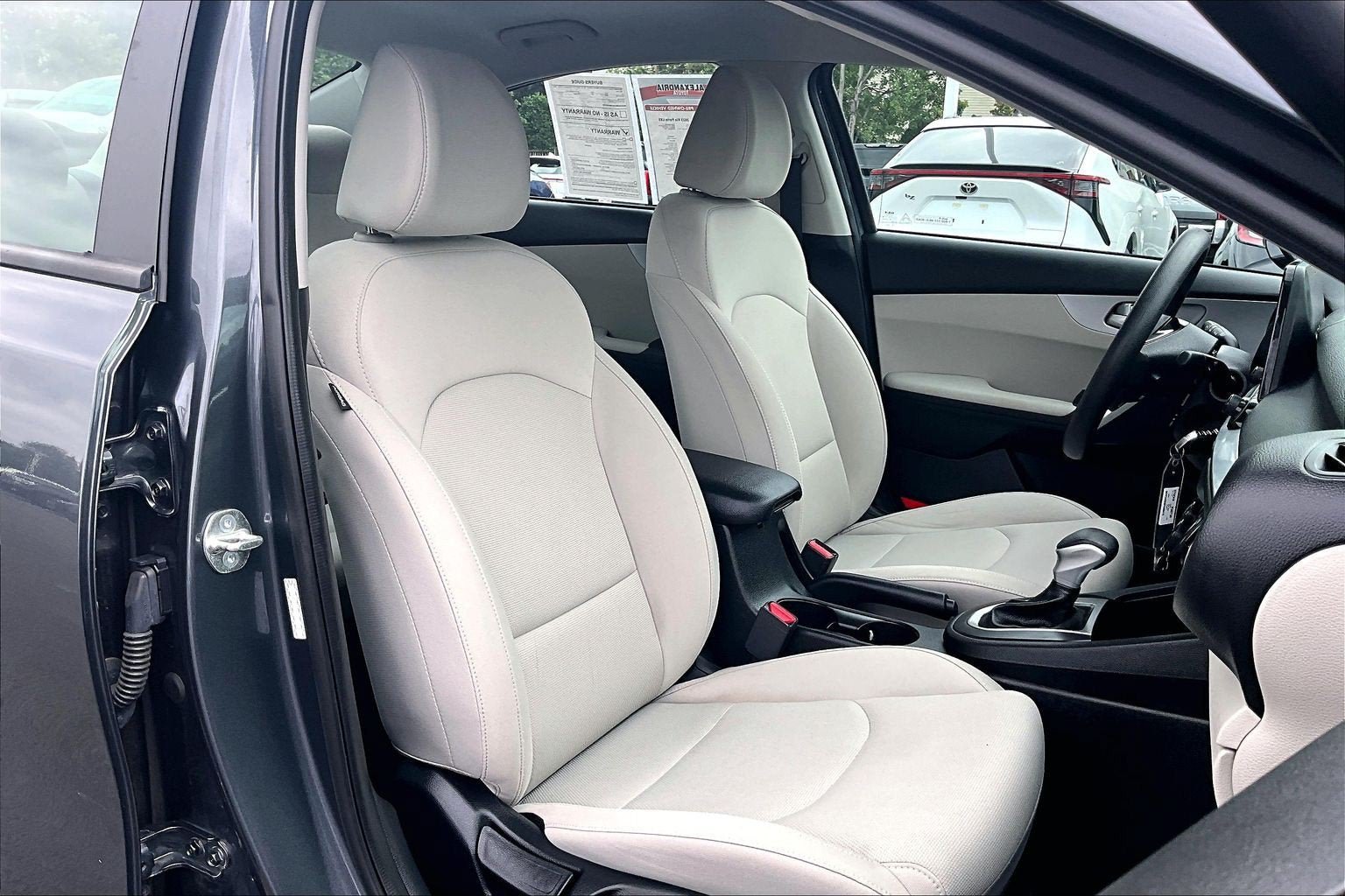 Used 2023 Kia Forte LXS FWD image 7