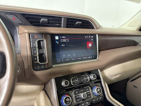 Used 2022 GMC Yukon Denali w/ Denali Ultimate Package AWD/4WD image 24