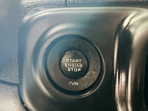 Used 2018 Jeep Wrangler Sport image 24