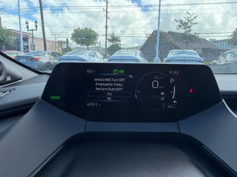 Used 2023 Toyota Prius Prime Premium FWD image 6