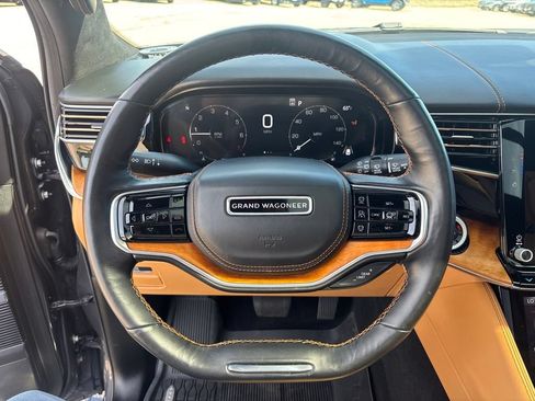 Used 2022 Jeep Grand Wagoneer Series III AWD/4WD image 14