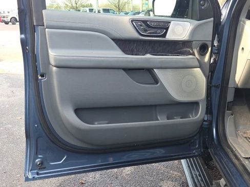 Used 2020 Lincoln Navigator Reserve w/ Luxury Package image 26