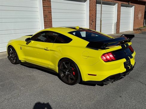 Used 2021 Ford Mustang Shelby GT500 w/ Carbon Fiber Track Pack image 25