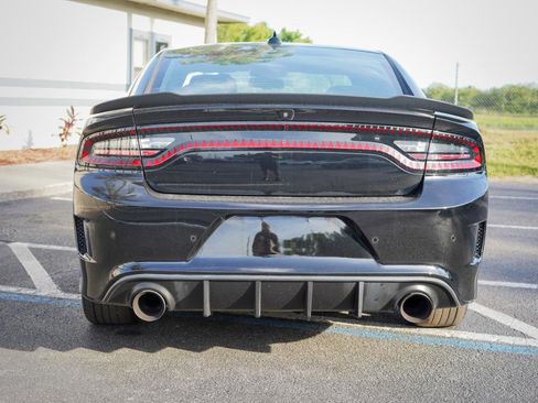Used 2022 Dodge Charger R/T w/ Blacktop Package RWD image 5
