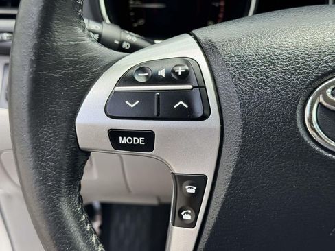 Used 2013 Toyota Highlander Limited AWD/4WD image 11