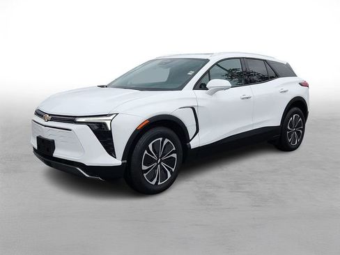 Used 2024 Chevrolet Blazer EV LT AWD/4WD image 3