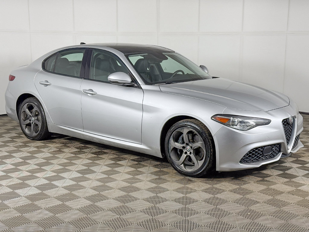 Used 2018 Alfa Romeo Giulia AWD image 45