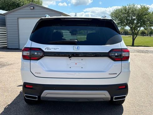 Used 2025 Honda Pilot Touring image 5