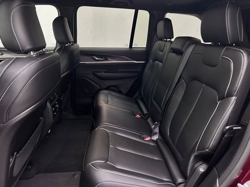 New 2025 Jeep Grand Cherokee Limited w/ Black Appearance Package image 20