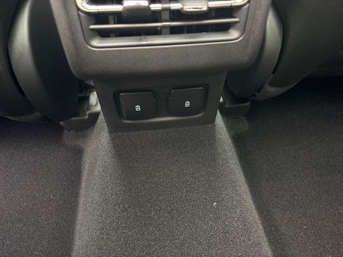 New 2026 Lincoln Corsair Premiere image 33