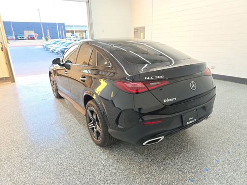 Used 2024 Mercedes-Benz GLC 300 4MATIC image 3