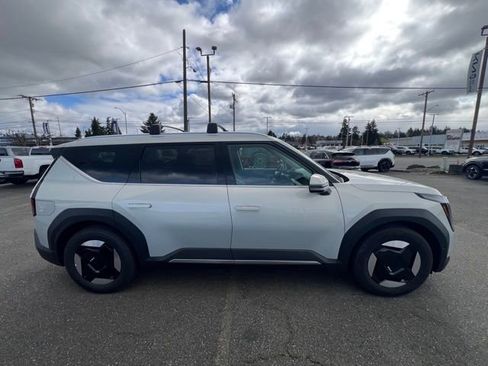 New 2026 Kia EV9 Wind AWD/4WD image 6