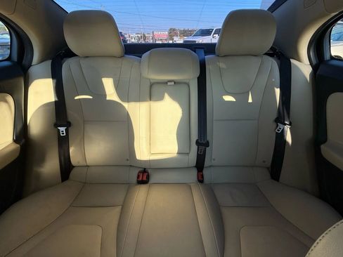 Used 2018 Volvo S60 T5 Dynamic image 42