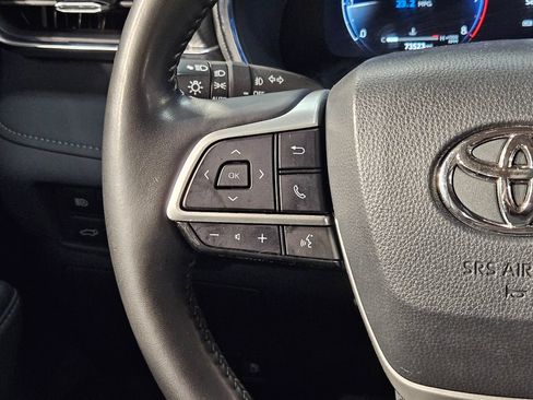 Used 2023 Toyota Highlander Platinum FWD image 28