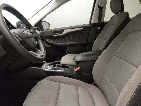 Used 2022 Ford Escape S image 17