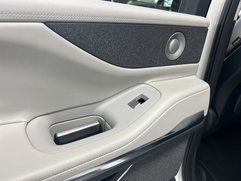 New 2026 Lincoln Navigator Reserve AWD/4WD image 10