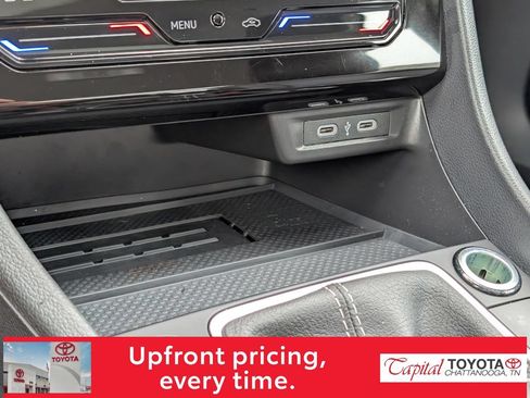 Used 2025 Volkswagen Jetta SEL FWD image 21