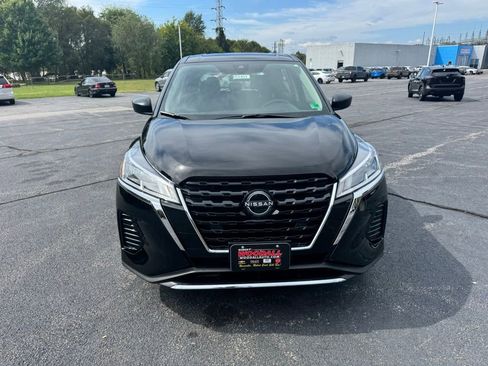 New 2025 Nissan Kicks Play S FWD image 2