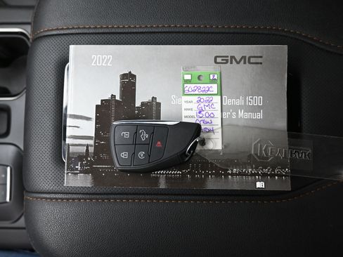 Used 2022 GMC Sierra 1500 AT4 w/ AT4 Premium Package image 19