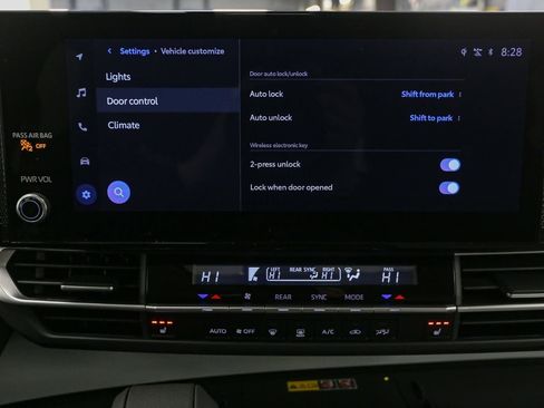 Used 2025 Toyota Sienna XLE image 29