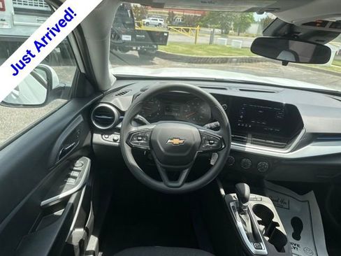 New 2026 Chevrolet Trax LS w/ LS Convenience Package FWD image 26