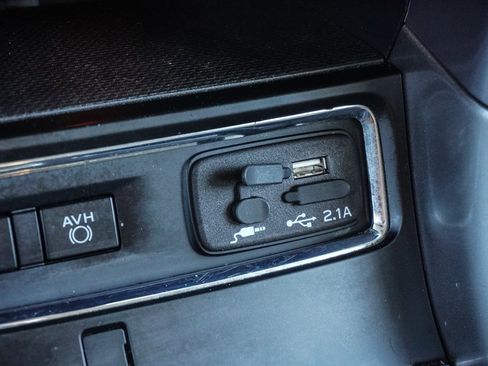 Used 2022 Subaru Ascent Limited w/ Technology Package image 45