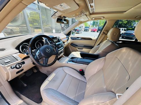 Used 2015 Mercedes-Benz ML 350 4MATIC w/ Premium 1 Package image 12