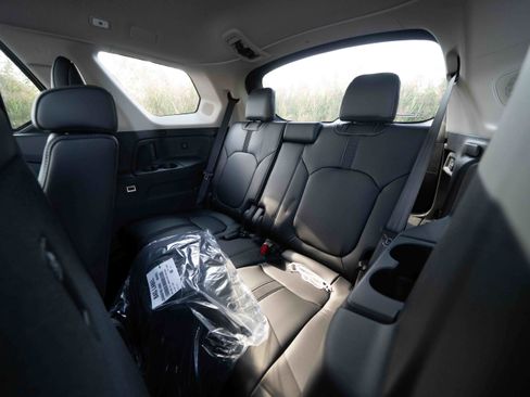 New 2025 Honda Pilot Touring image 24