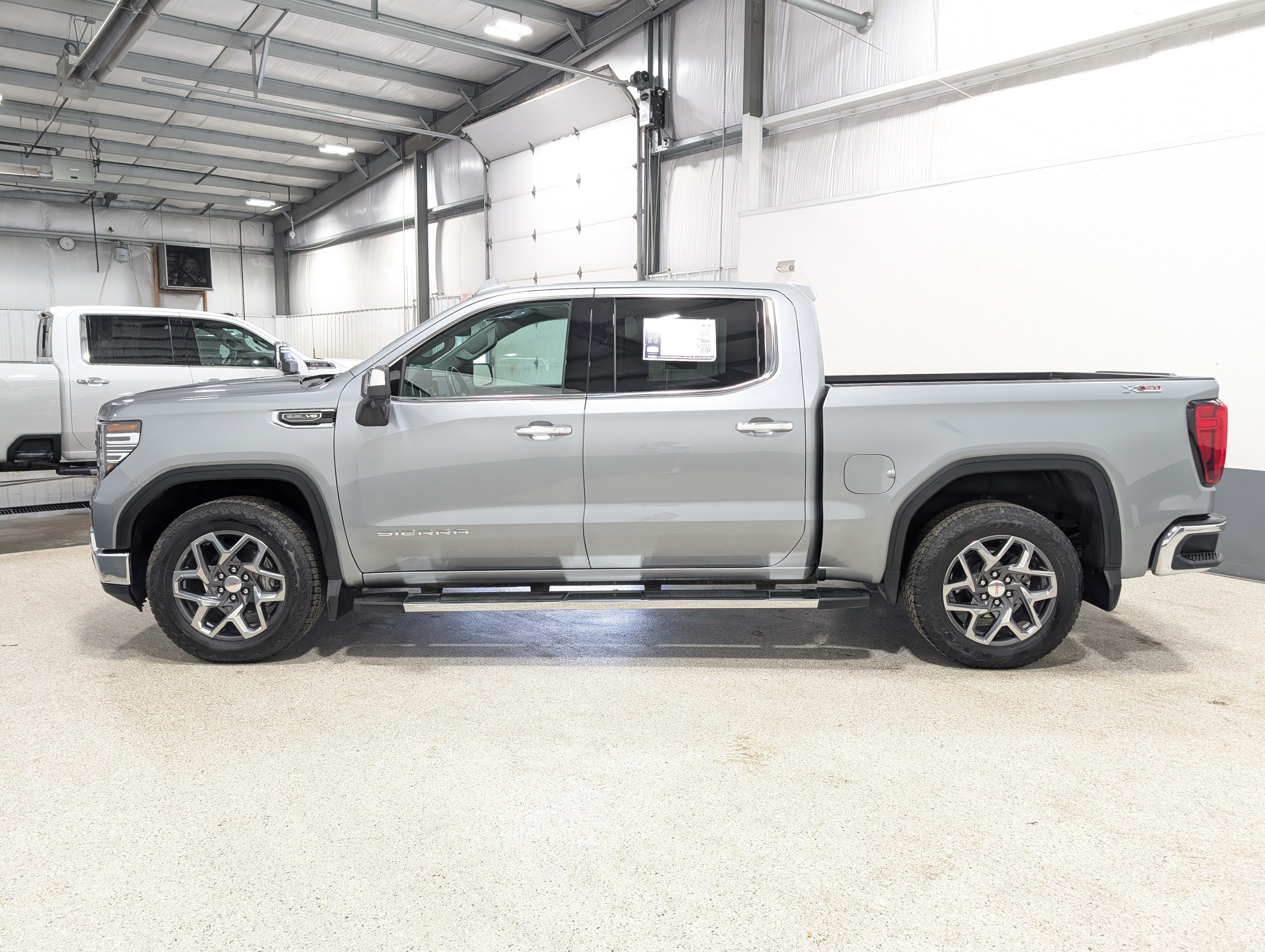 Used 2024 GMC Sierra 1500 SLT w/ SLT Premium Plus Package AWD/4WD image 6