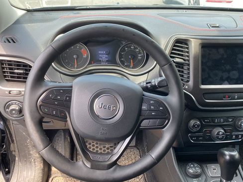 Used 2022 Jeep Cherokee Trailhawk w/ Trailer Tow Group AWD/4WD image 8