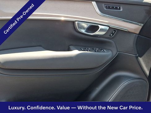 Certified 2025 Volvo XC90 B6 Plus AWD/4WD image 15