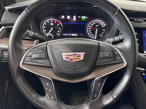 Certified 2024 Cadillac XT5 Sportv w/ Platinum Package AWD/4WD image 10